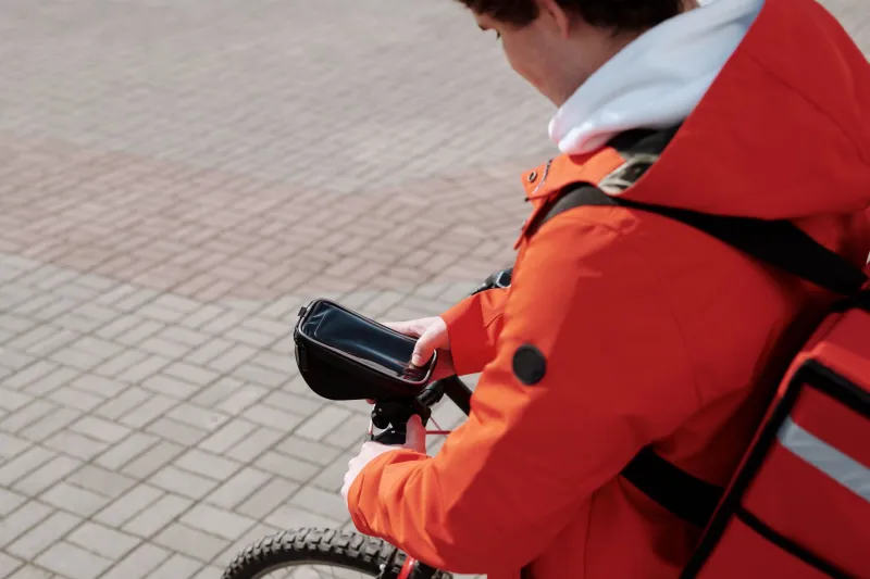 More Updates, More Worry: The Counterintuitive Psychology of Real-Time Shipment Tracking
