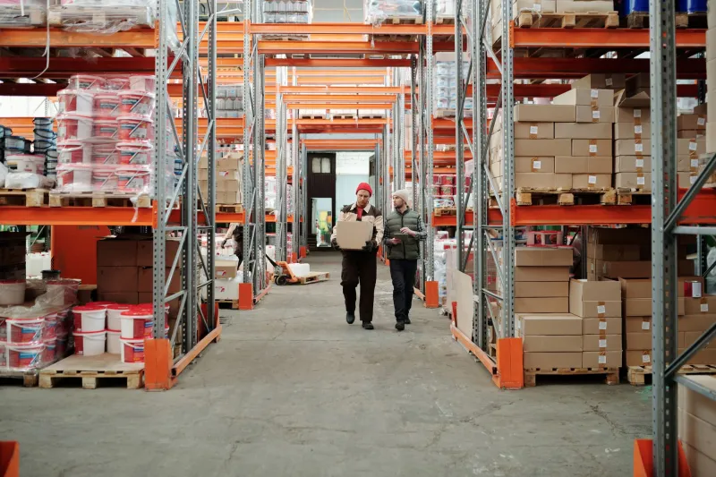 The Silent Stretch: What Really Happens to Your Package Between Regional Distribution Centers